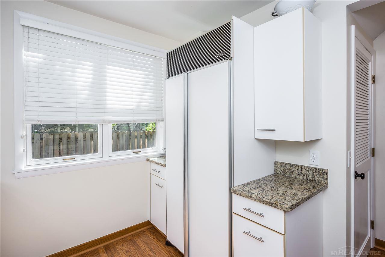 56 Mapleton Road Grosse Pointe, MI 48236 - Photo 15 of 45 31330220-14.JPG