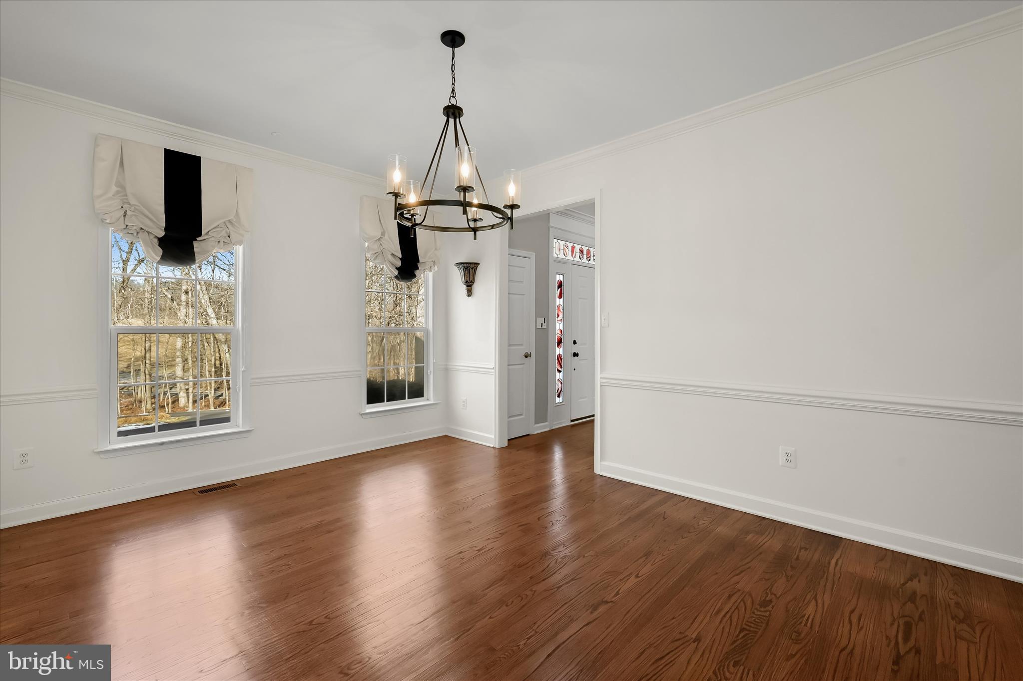 15101 Union Chapel Road Woodbine, MD 21797 - Photo 18 of 105 Formal dining room