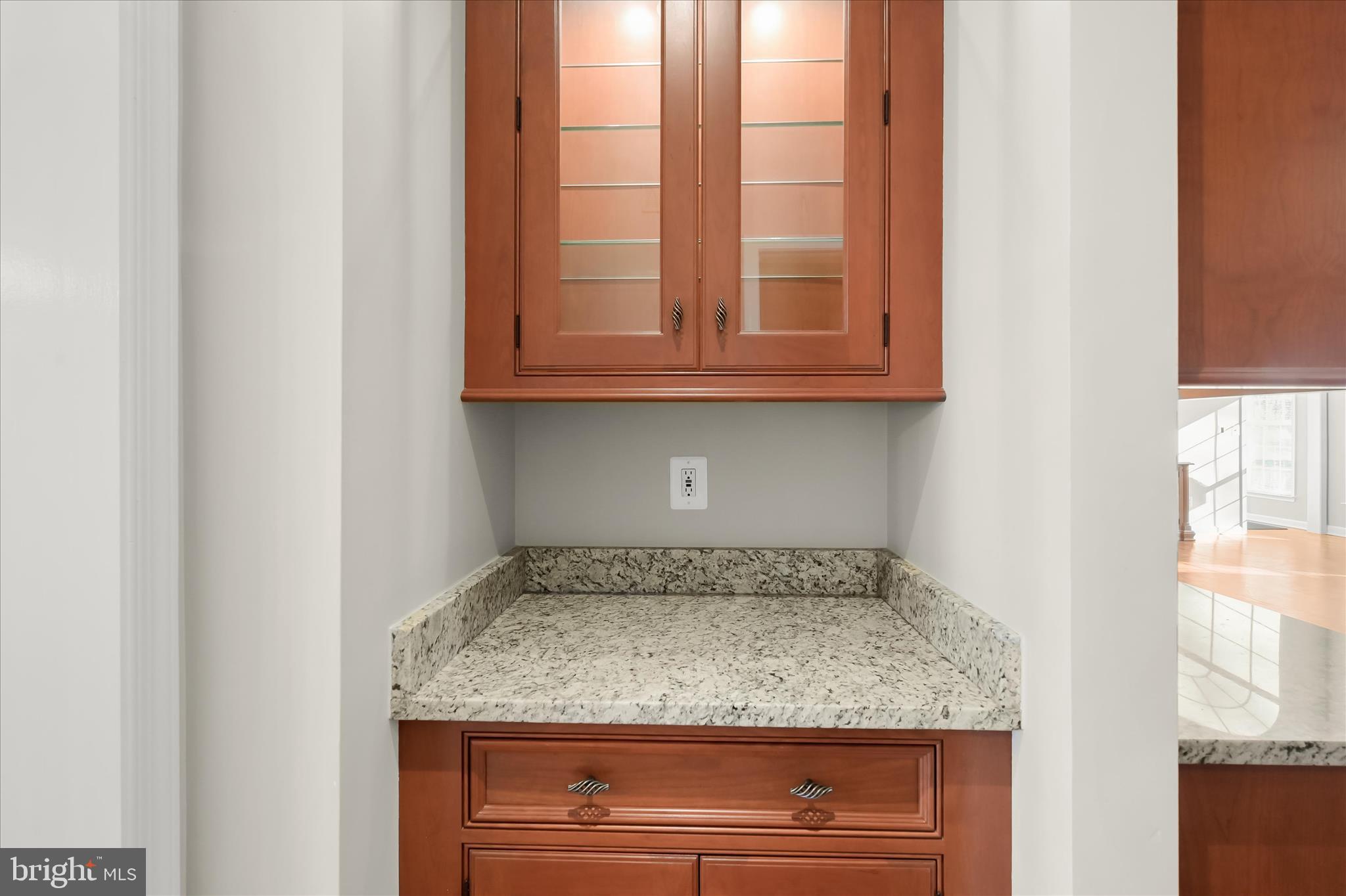 15101 Union Chapel Road Woodbine, MD 21797 - Photo 36 of 105 Butler's pantry