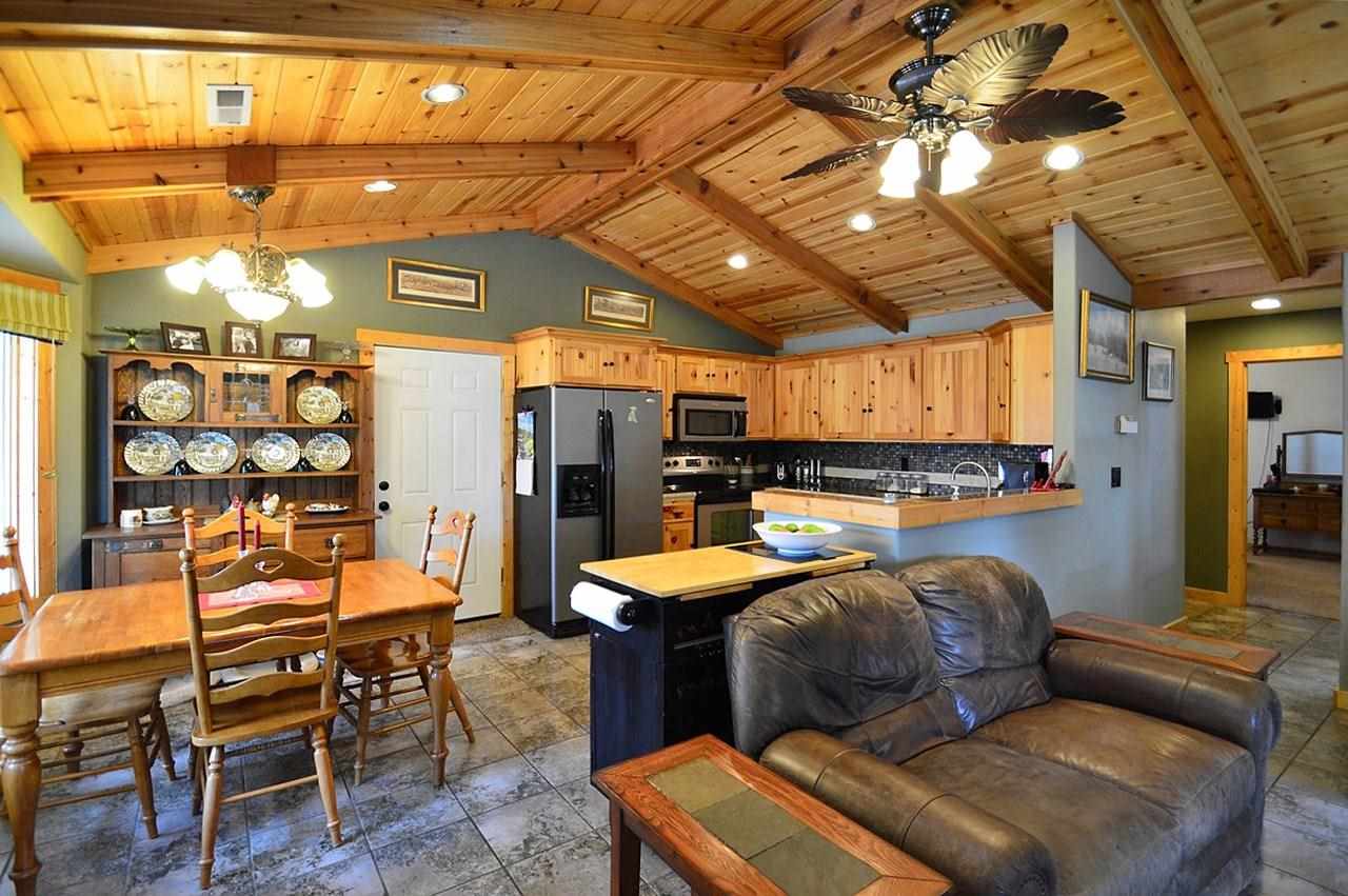 40412 Lynn Road Loon Lake, WA 99148 - Photo 3 of 20 Gallery Image 3
