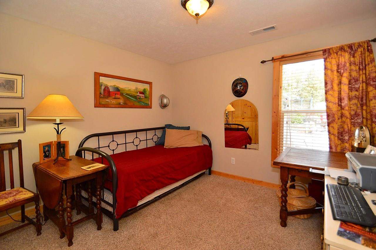 40412 Lynn Road Loon Lake, WA 99148 - Photo 9 of 20 Gallery Image 9