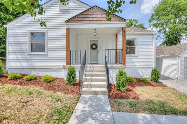 $348,500 | 203 West Cedar Street, Goodlettsville, TN 37072