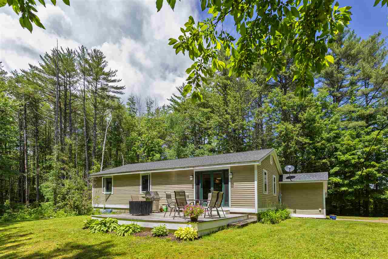 123 Mountain Road New London, NH 03257 - Photo 3 of 24 Gallery Image 3