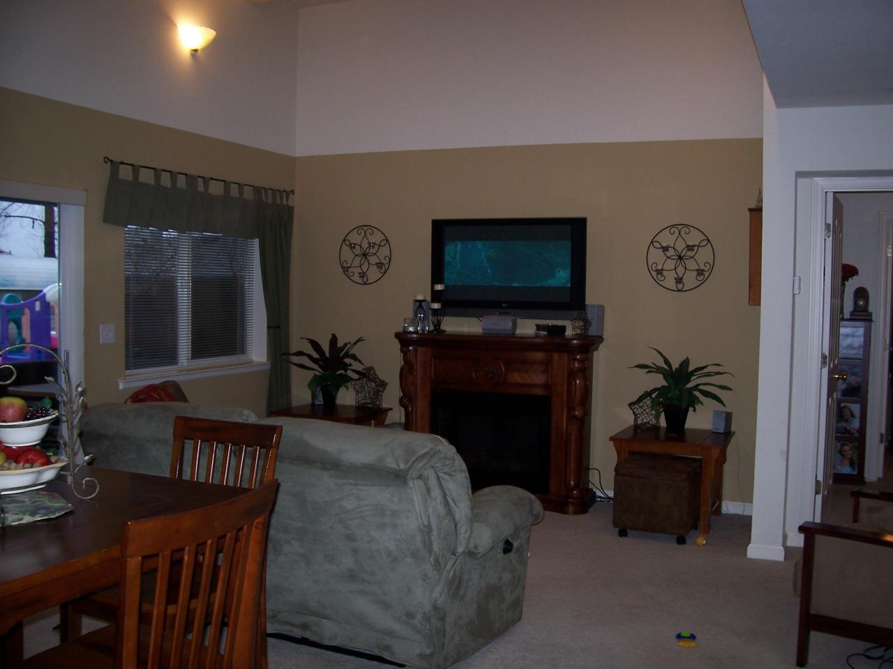 3290 Santa Rosa Way Redding, CA 96003 - Photo 7 of 22 Living Room & Dining Area