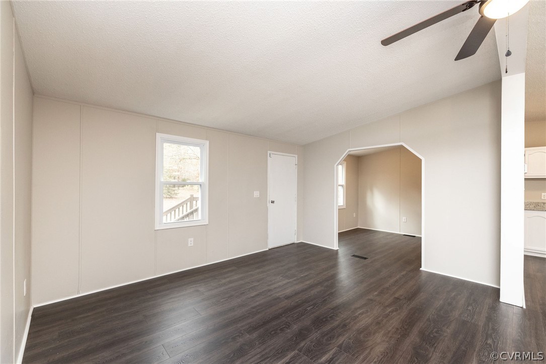27323 Perkins Road Petersburg, VA 23805 - Photo 4 of 31 Gallery Image 4