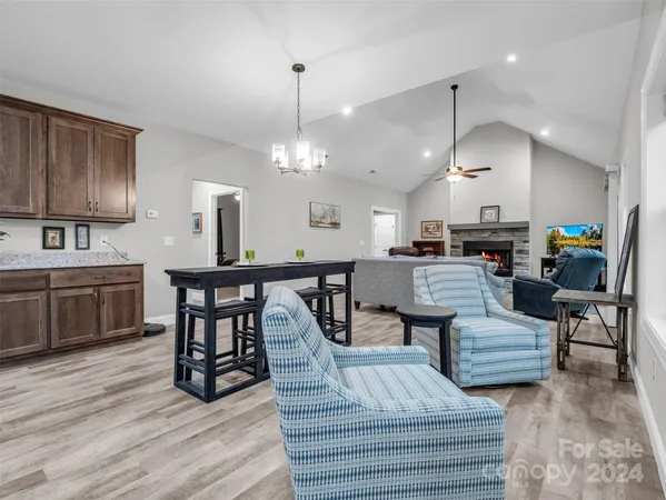 $675,000 | 10305 Green River Cove Road, Mill Spring, NC 28756