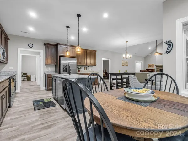 $675,000 | 10305 Green River Cove Road, Mill Spring, NC 28756