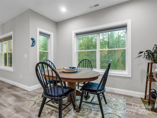 $675,000 | 10305 Green River Cove Road, Mill Spring, NC 28756