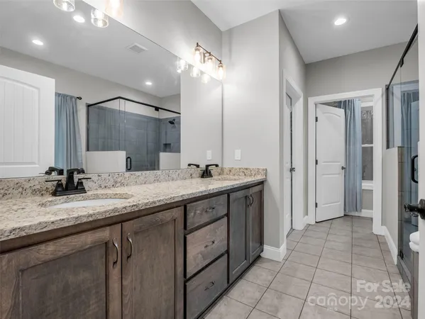 $675,000 | 10305 Green River Cove Road, Mill Spring, NC 28756