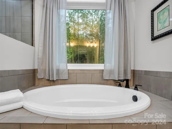 $675,000 | 10305 Green River Cove Road, Mill Spring, NC 28756