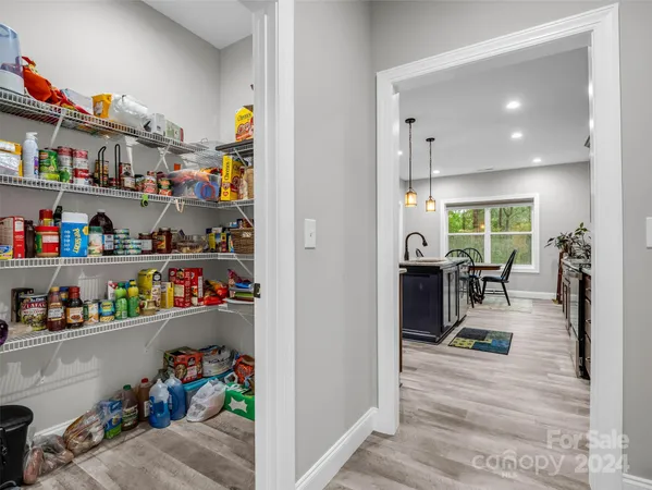 $675,000 | 10305 Green River Cove Road, Mill Spring, NC 28756