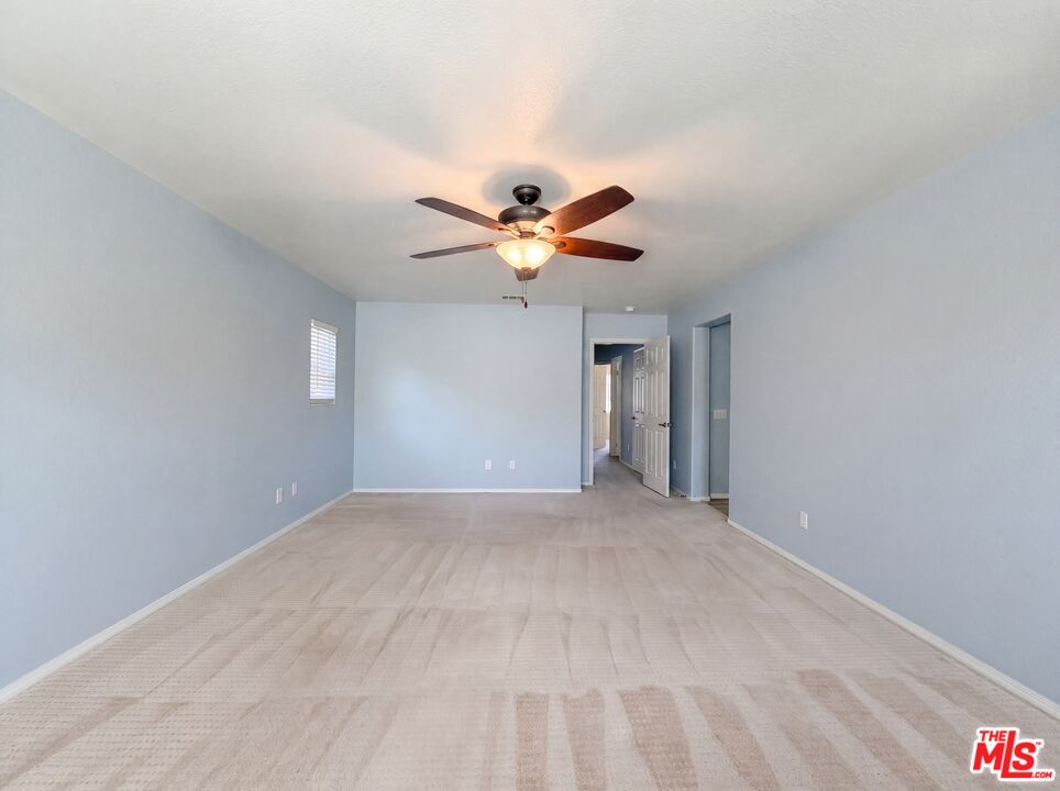29206 Rio Lobo Way Valencia, CA 91354 - Photo 4 of 22 Gallery Image 4