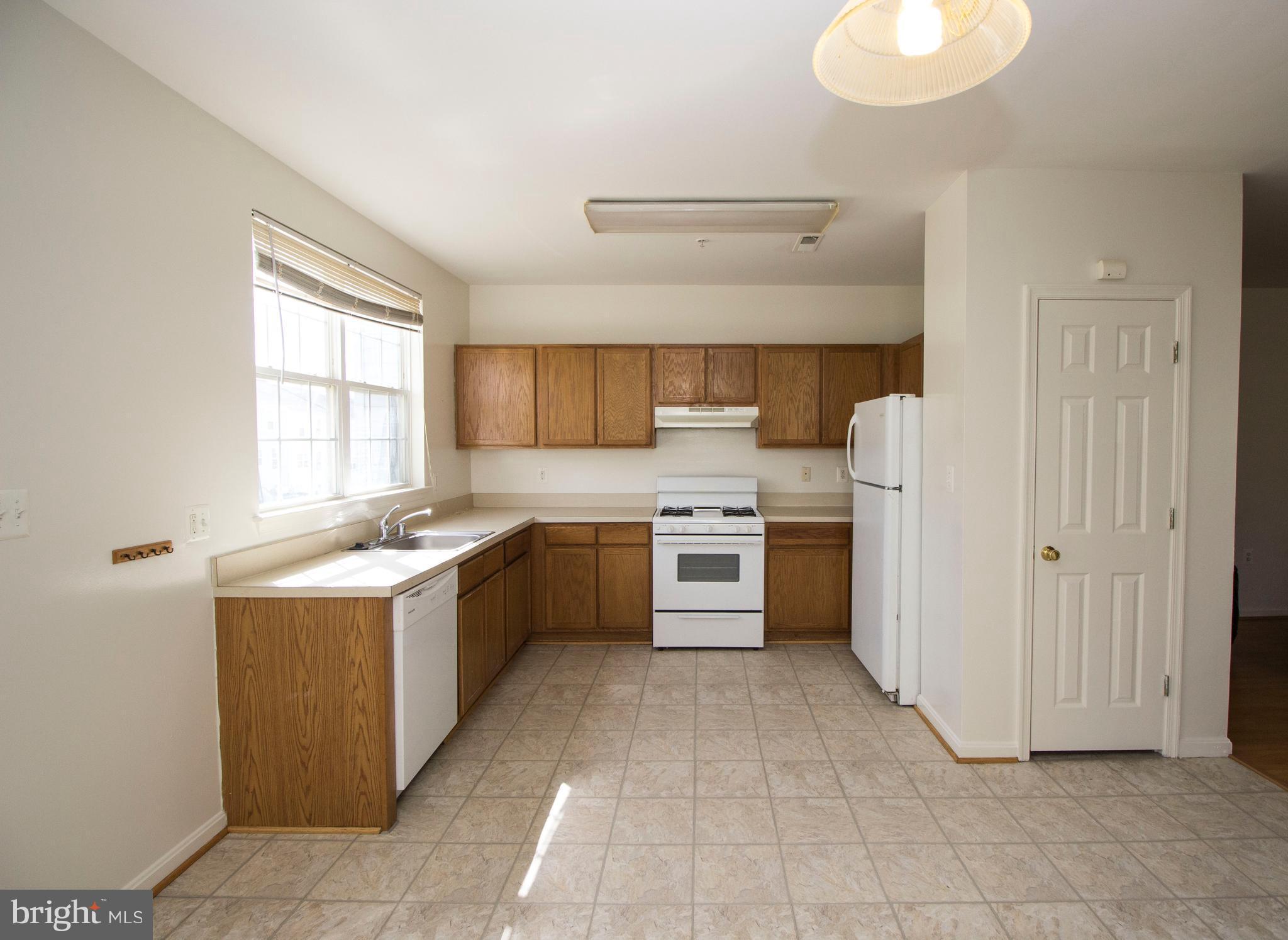 1847 Tubman Road Southeast Washington, DC 20020 - Photo 4 of 20 Kitchen