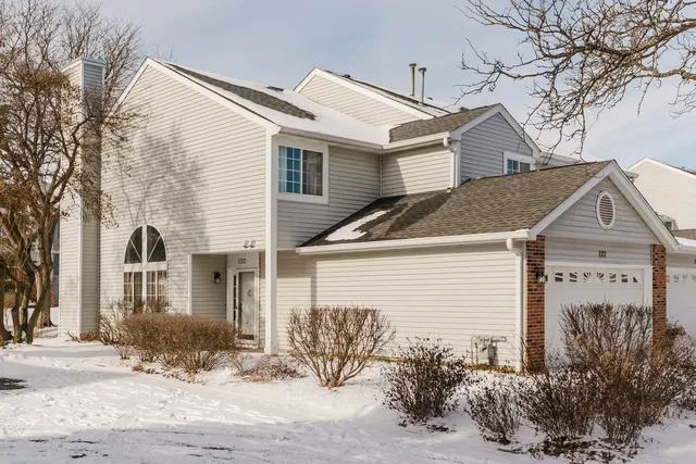 $360,000 | 122 Brittany Drive, Streamwood, IL 60107