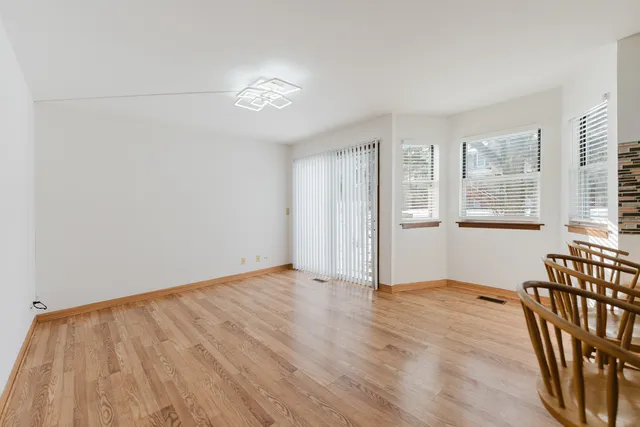 $360,000 | 122 Brittany Drive, Streamwood, IL 60107