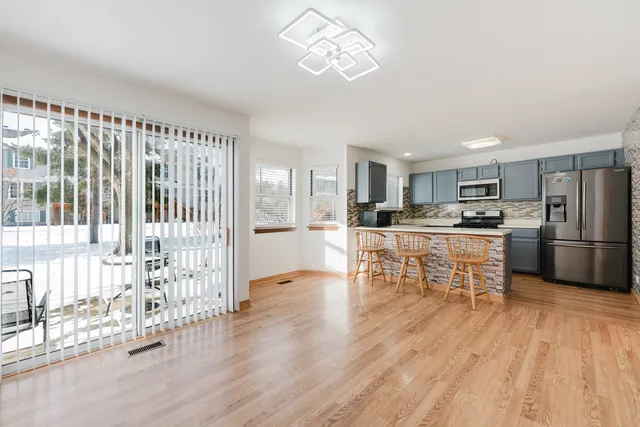 $360,000 | 122 Brittany Drive, Streamwood, IL 60107