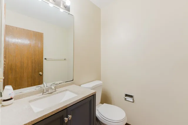 $360,000 | 122 Brittany Drive, Streamwood, IL 60107