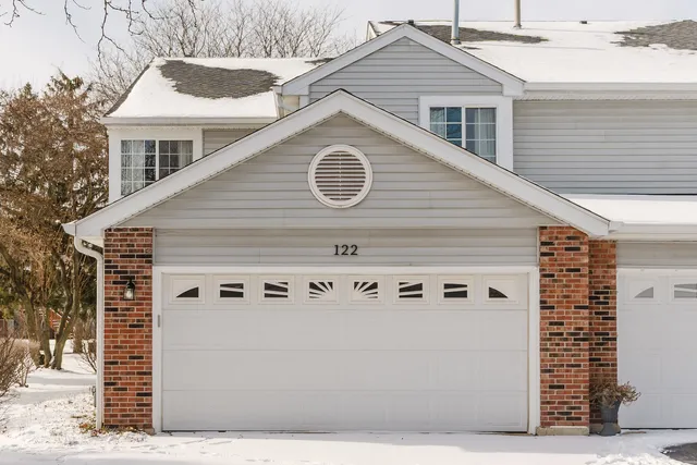 $360,000 | 122 Brittany Drive, Streamwood, IL 60107