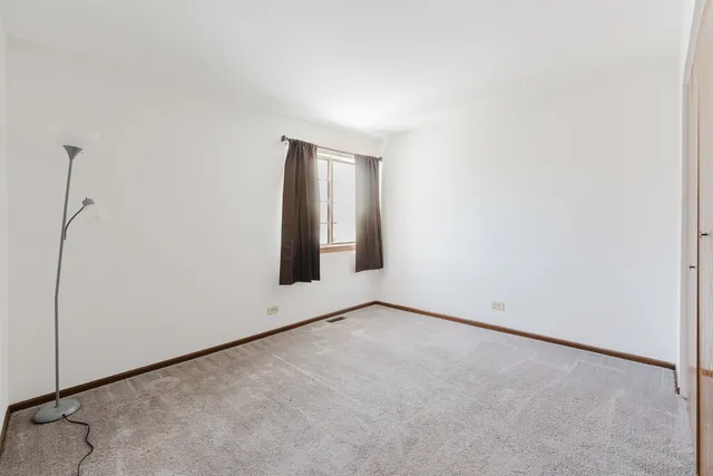 $360,000 | 122 Brittany Drive, Streamwood, IL 60107