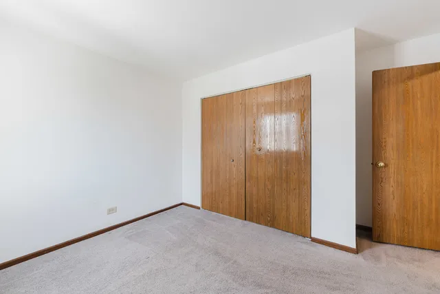 $360,000 | 122 Brittany Drive, Streamwood, IL 60107