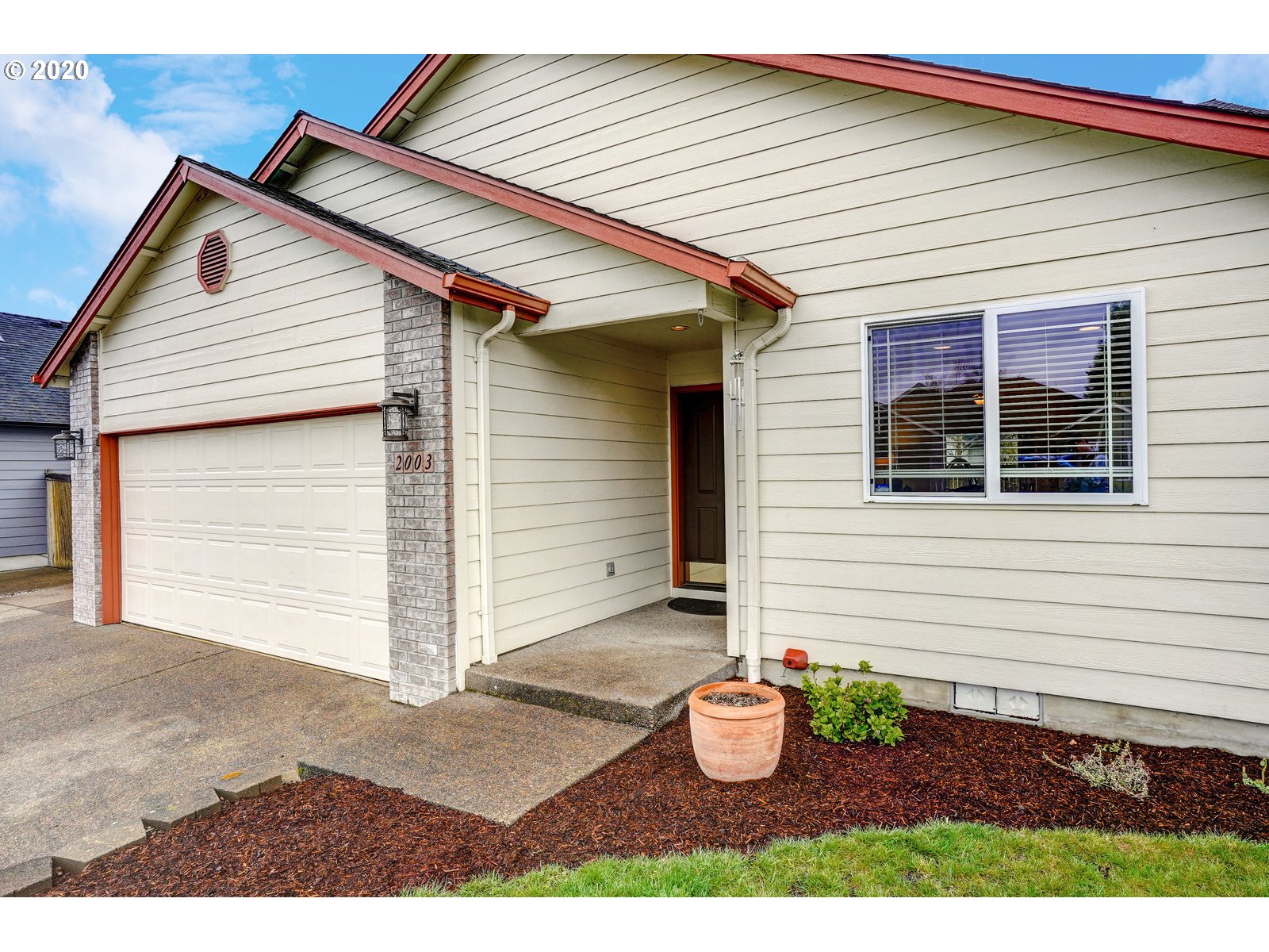 2003 Southwest Coho Avenue Albany, OR 97321 - Photo 3 of 32 Gallery Image 3