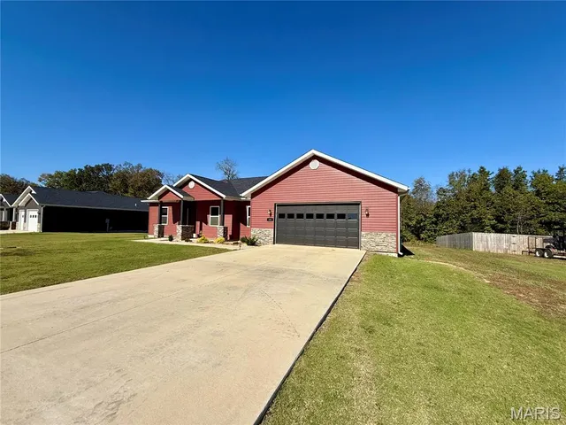 $299,900 | 125 Lanee Lane, Poplar Bluff, MO 63901