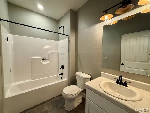 $299,900 | 125 Lanee Lane, Poplar Bluff, MO 63901