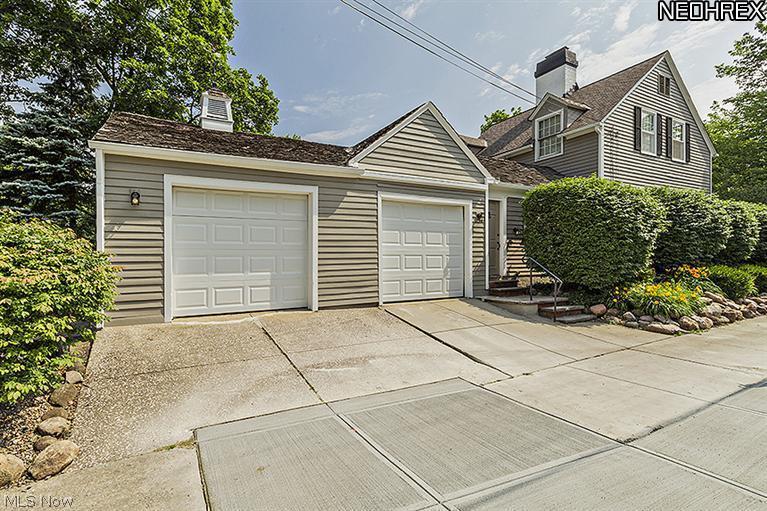 2536 Eaton Road University Heights, OH 44118 - Photo 3 of 21