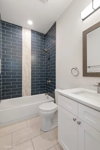 $2,500 | 4552 South Evans Avenue, Unit 2, Chicago, IL 60653