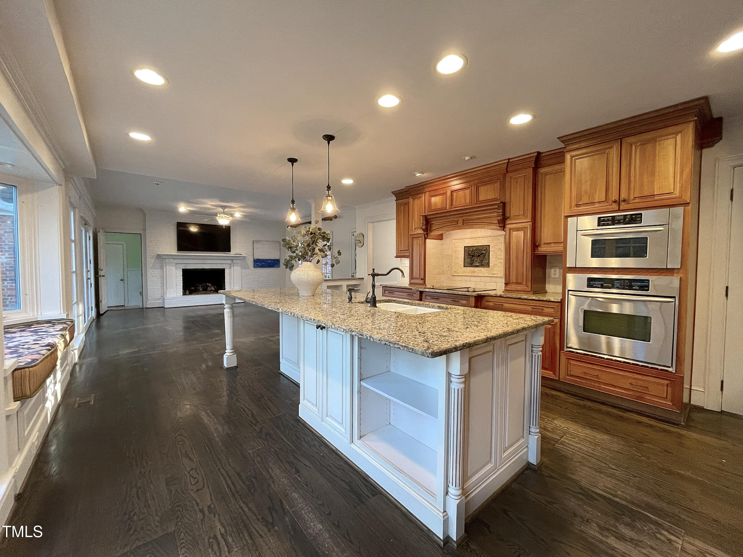 3222 Sussex Road Raleigh, NC 27612 - Photo 19 of 54 20241129_204110201_iOS