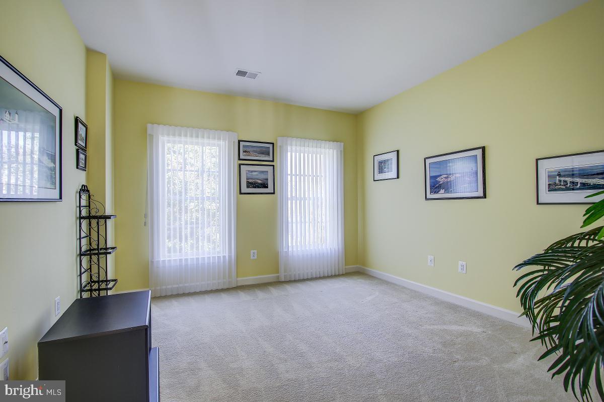 6 Glen Eagles Court Silver Spring, MD 20906 - Photo 29 of 47 Ample size Bedroom 4 Upper Level