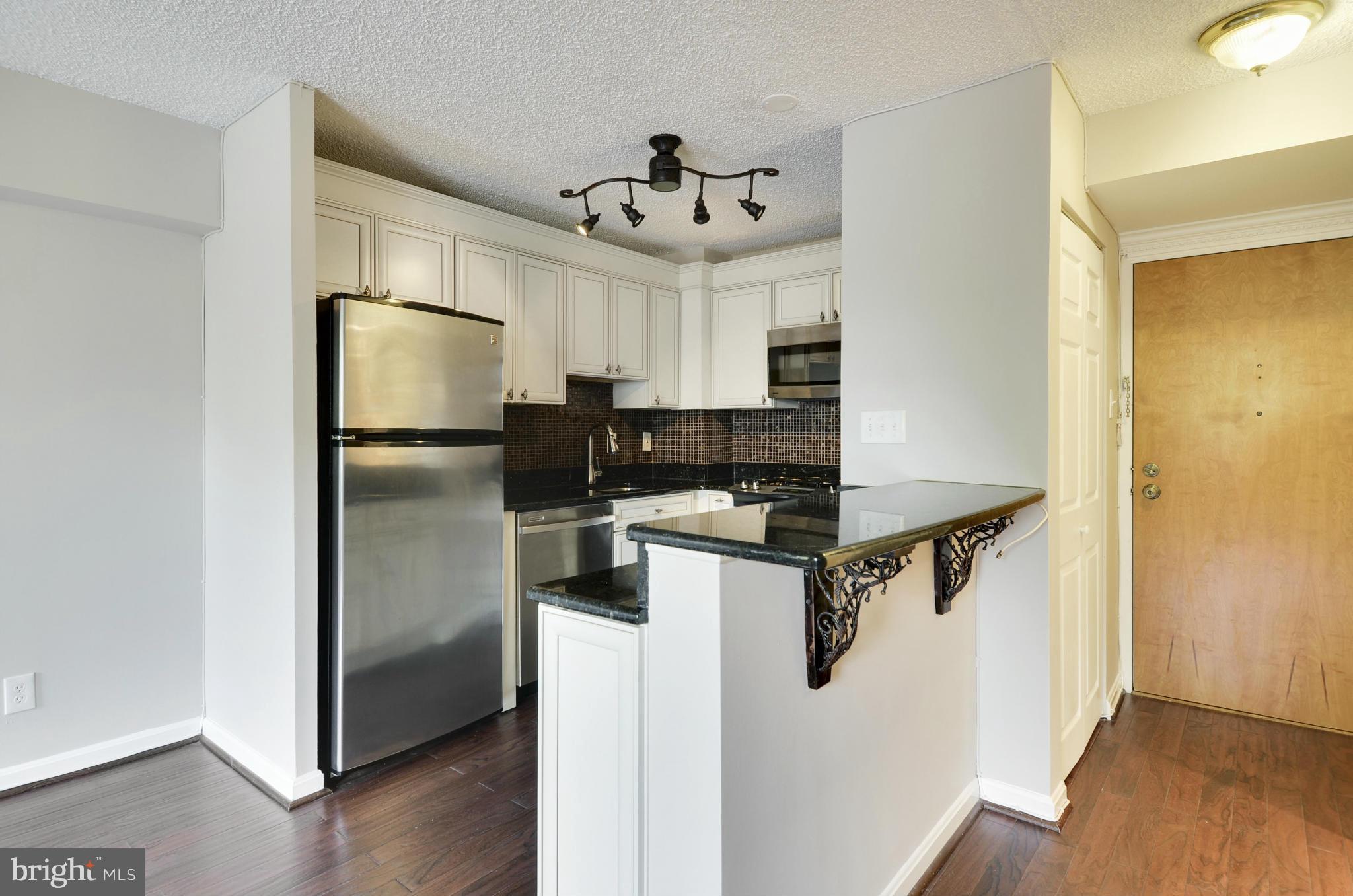 1245 13th Street Northwest, Unit 208 Washington, DC 20005 - Photo 3 of 30 Kitchen