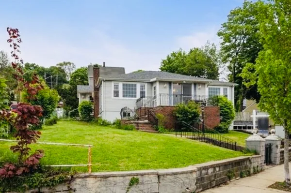 $3,500 | 28 Elsie Street, Unit 1, Everett, MA 02149