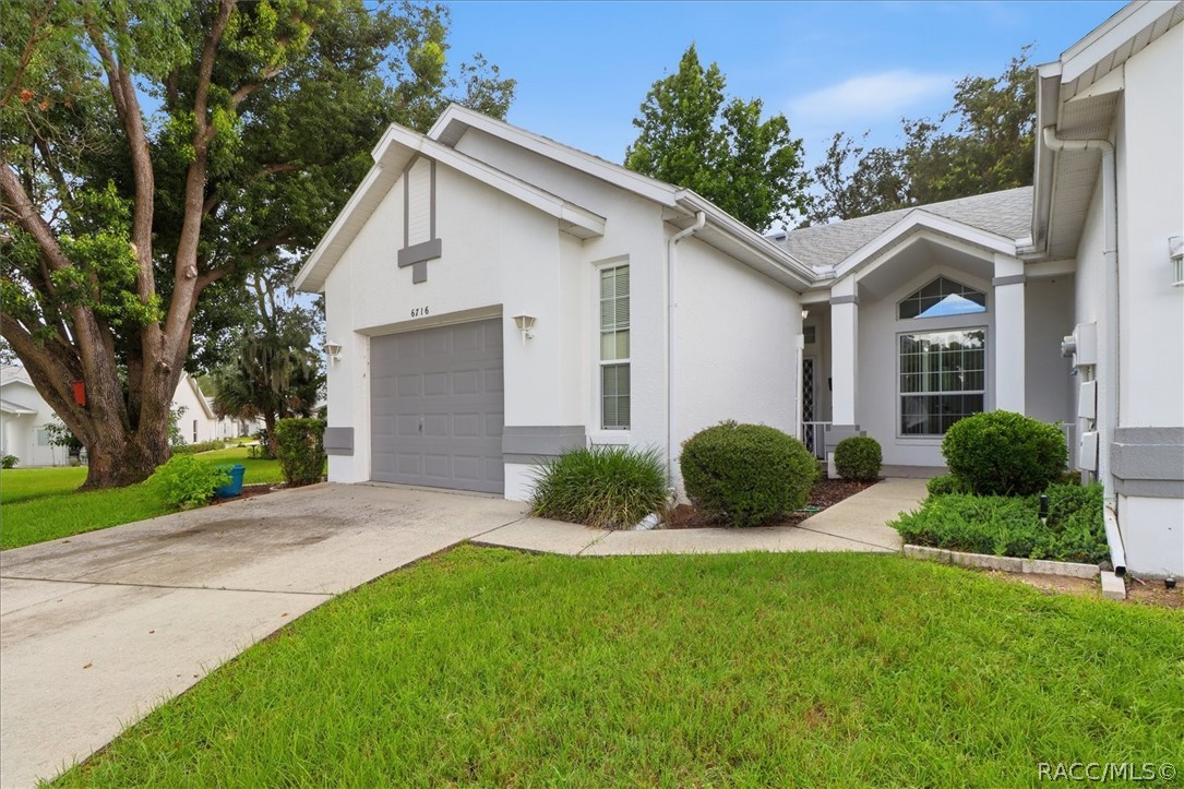 6716 East Waybridge Court Inverness, FL 34452 - Photo 1 of 49 2/2/1 In Royal Oaks!