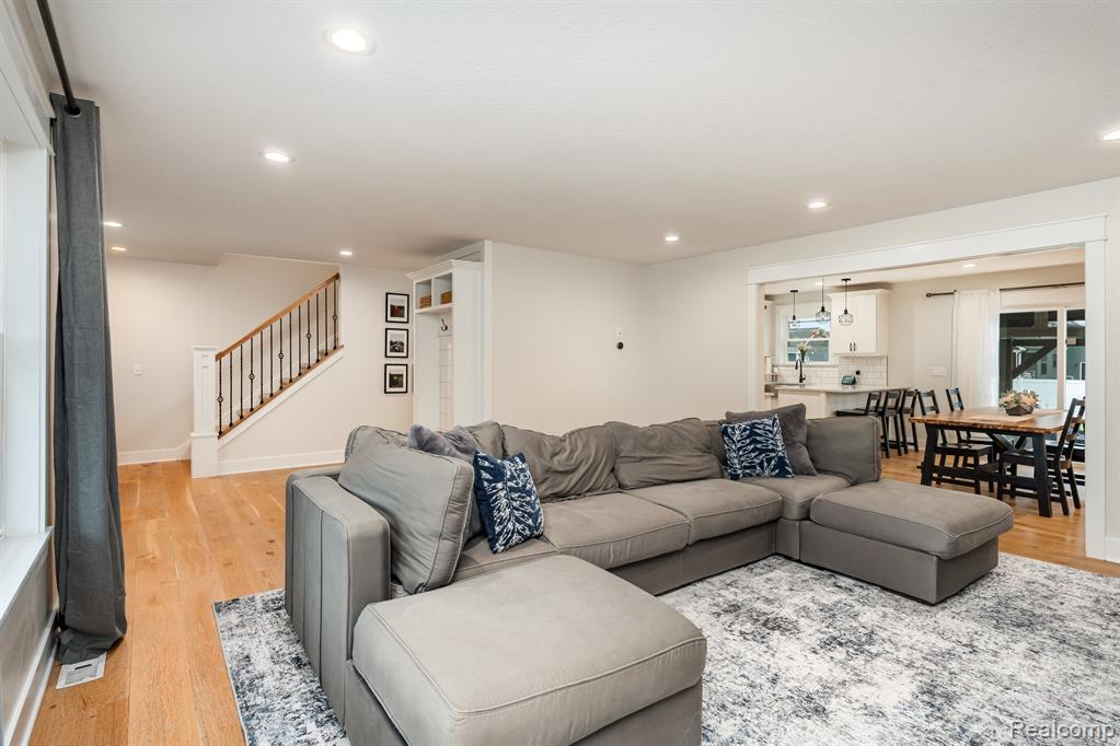 10224 Sarle Road Freeland, MI 48623 - Photo 8 of 29 Gallery Image 8