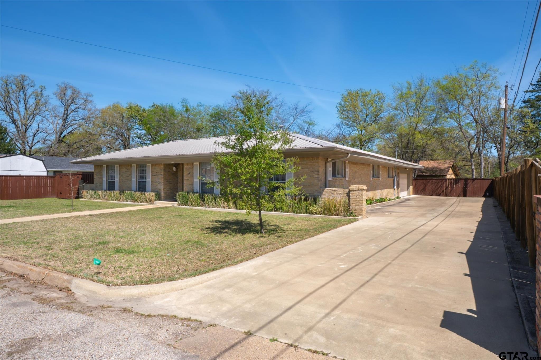 148 Granada Square Canton, TX 75103 - Photo 2 of 40