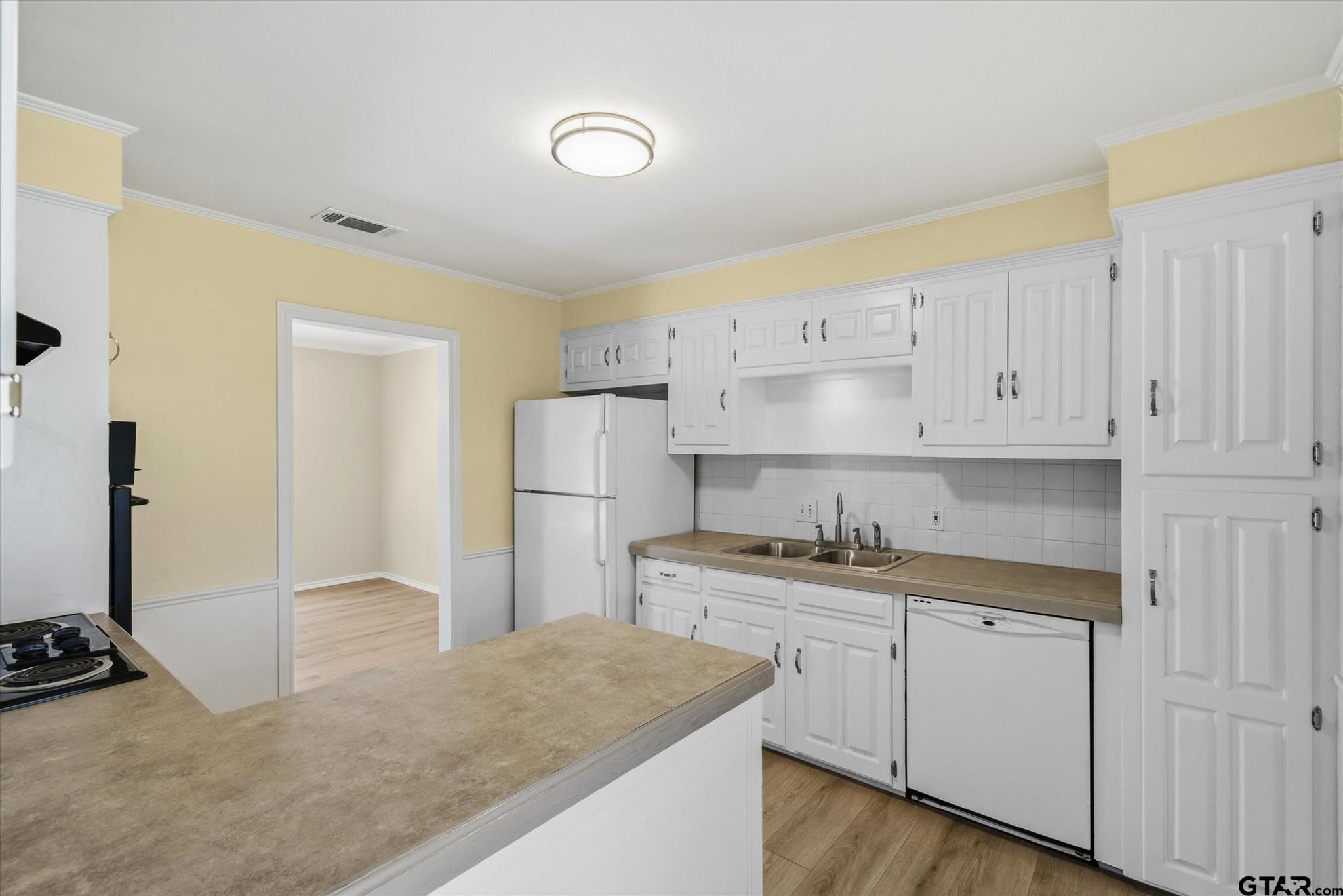 148 Granada Square Canton, TX 75103 - Photo 9 of 40