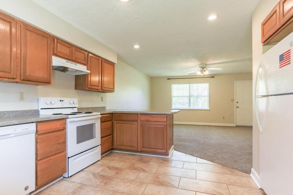5571 Tallant Road, Unit B Ooltewah, TN 37363 - Photo 6 of 15 Kitchen