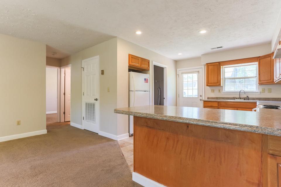 5571 Tallant Road, Unit B Ooltewah, TN 37363 - Photo 8 of 15 Kitchen
