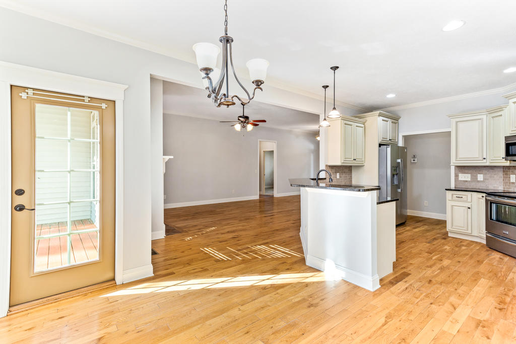 108 Red Fern Court Springfield, GA 31329 - Photo 15 of 51 Eat in area to Kitchen