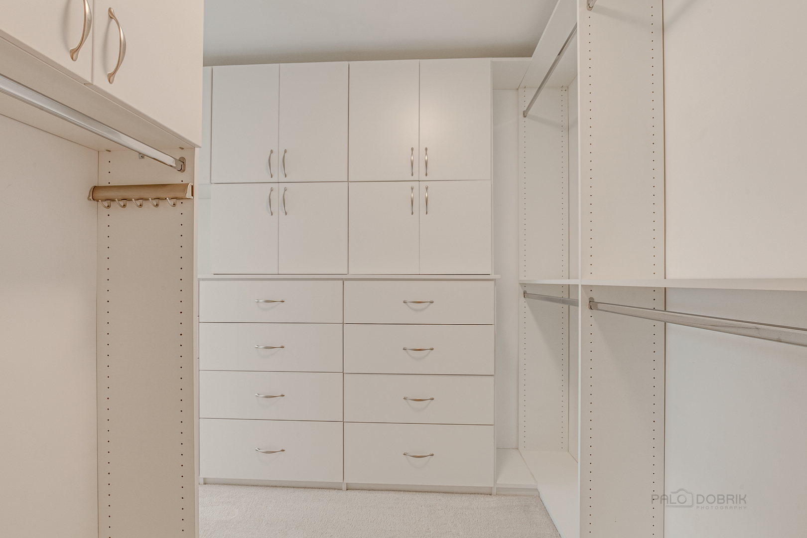 1127 South Ridge Road Lake Forest, IL 60045 - Photo 20 of 35 a view of a closet