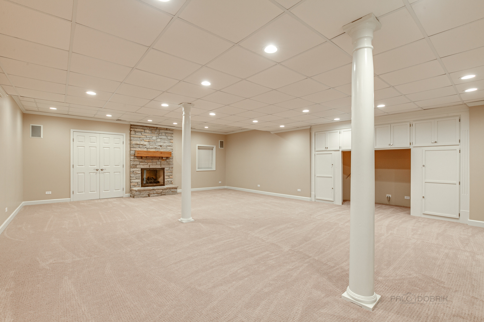 1127 South Ridge Road Lake Forest, IL 60045 - Photo 25 of 35 a view of empty room with a kitchen