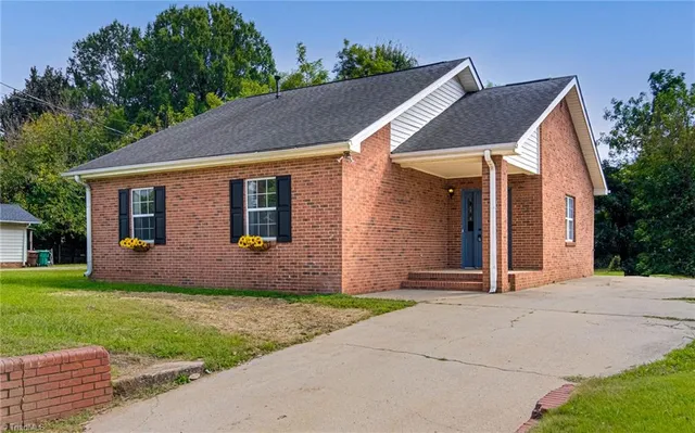 $206,000 | 2202 East Green Drive, High Point, NC 27260