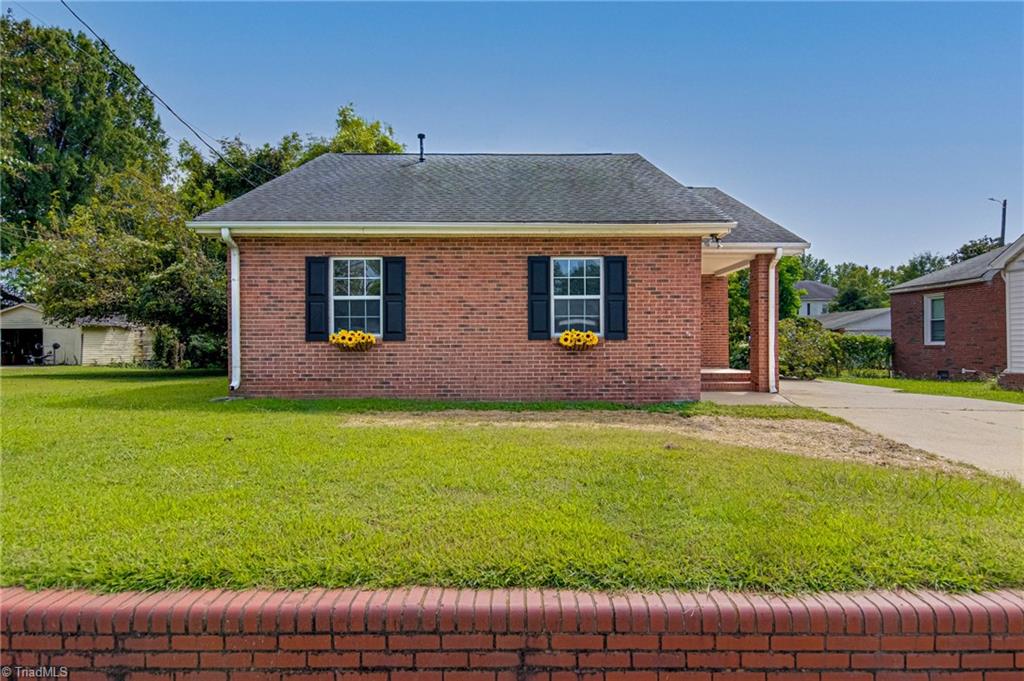 2202 East Green Drive High Point, NC 27260 - Photo 2 of 29