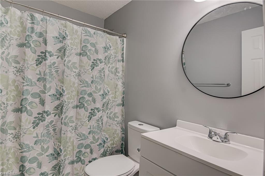 2202 East Green Drive High Point, NC 27260 - Photo 23 of 29