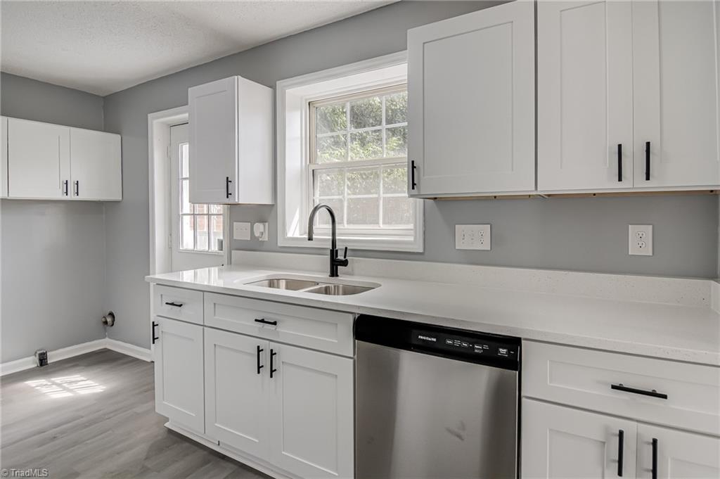 2202 East Green Drive High Point, NC 27260 - Photo 8 of 29