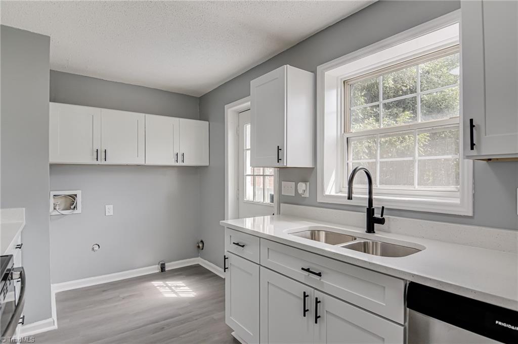 2202 East Green Drive High Point, NC 27260 - Photo 9 of 29