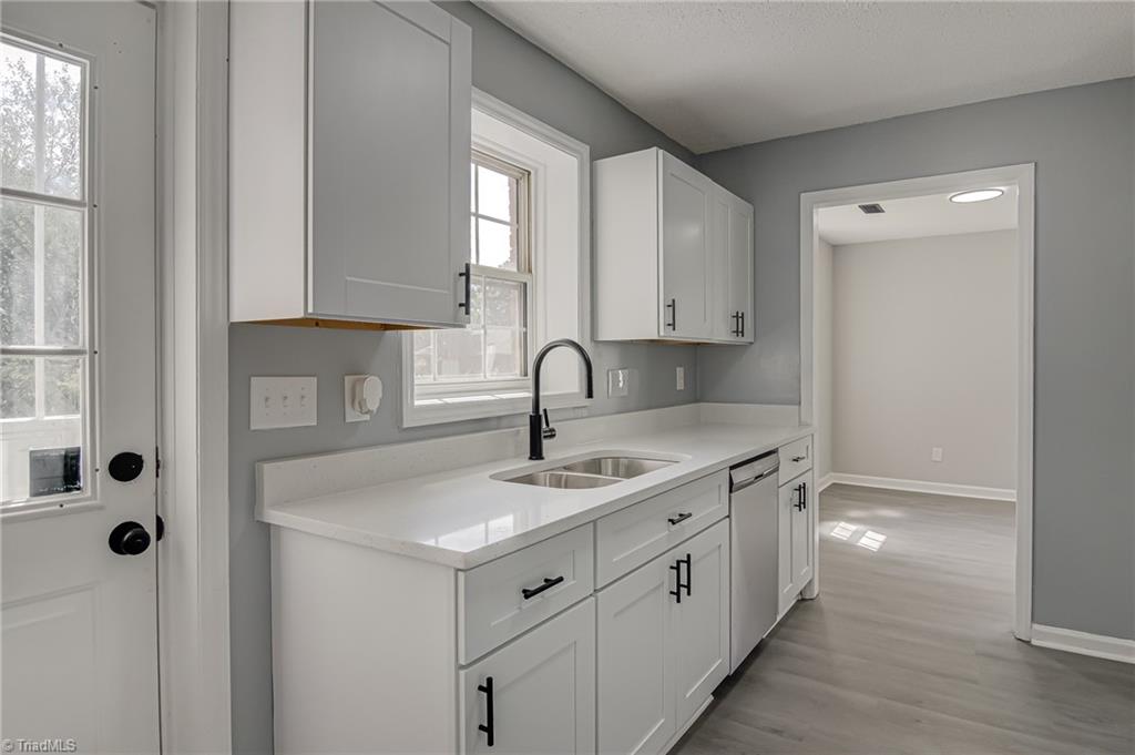 2202 East Green Drive High Point, NC 27260 - Photo 10 of 29