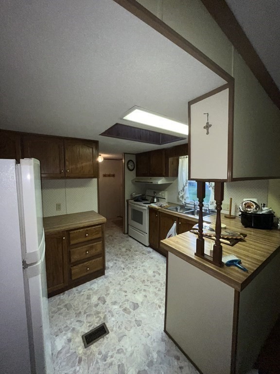 72 Champagne Road Gardner, MA 01440 - Photo 7 of 20