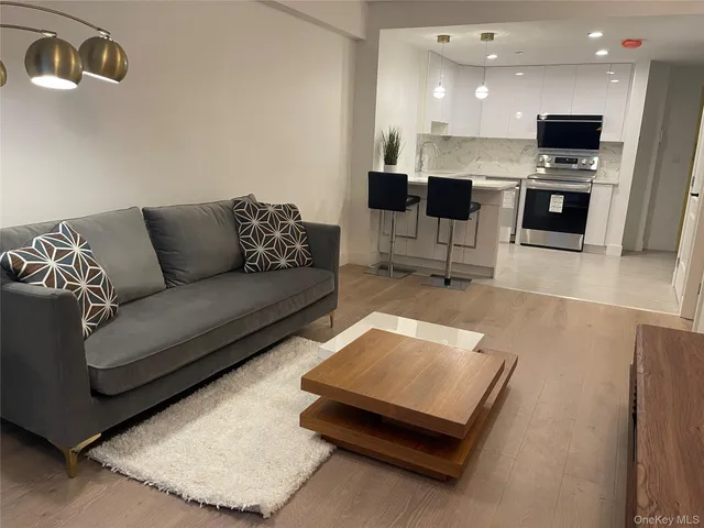 $449,000 | 52-16 Roosevelt Avenue, Unit 4A | Woodside